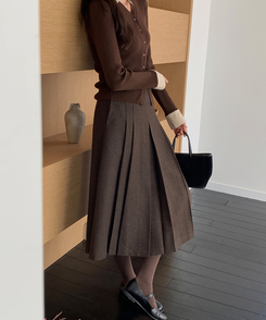 ヘリンボーンウールプリーツミディスカート BROWN