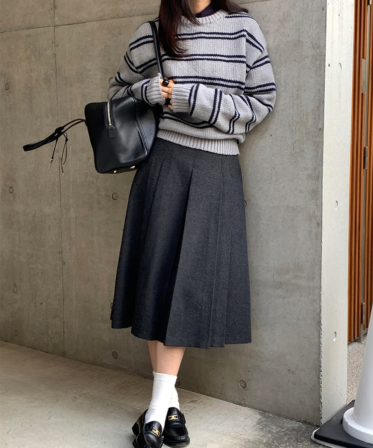 ヘリンボーンウールプリーツミディスカート Deep Charcoal