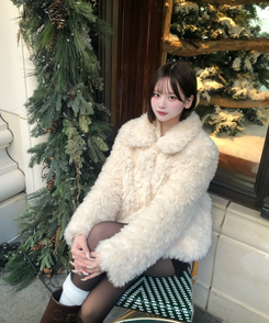 카라 퍼 누빔 고퀄 자켓 아이보리