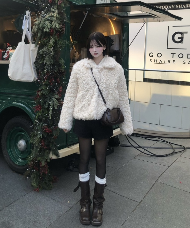 카라 퍼 누빔 고퀄 자켓 아이보리