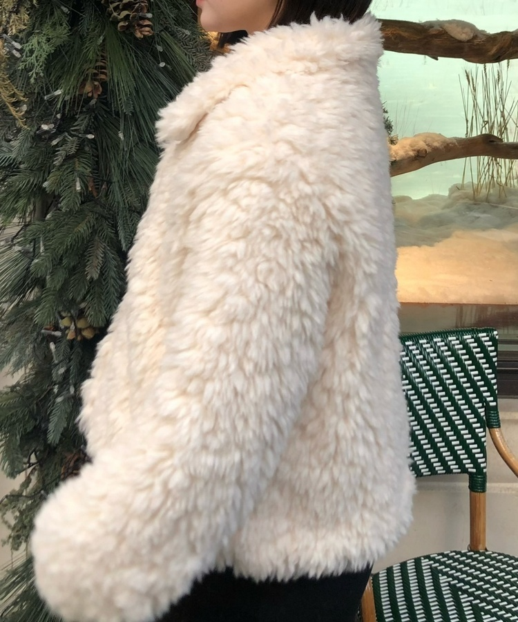 카라 퍼 누빔 고퀄 자켓 아이보리