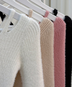 アンゴラショルダースリットニット