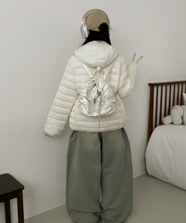 【フード着脱可能】軽量ハイネックダウンジャンパー IVORY
