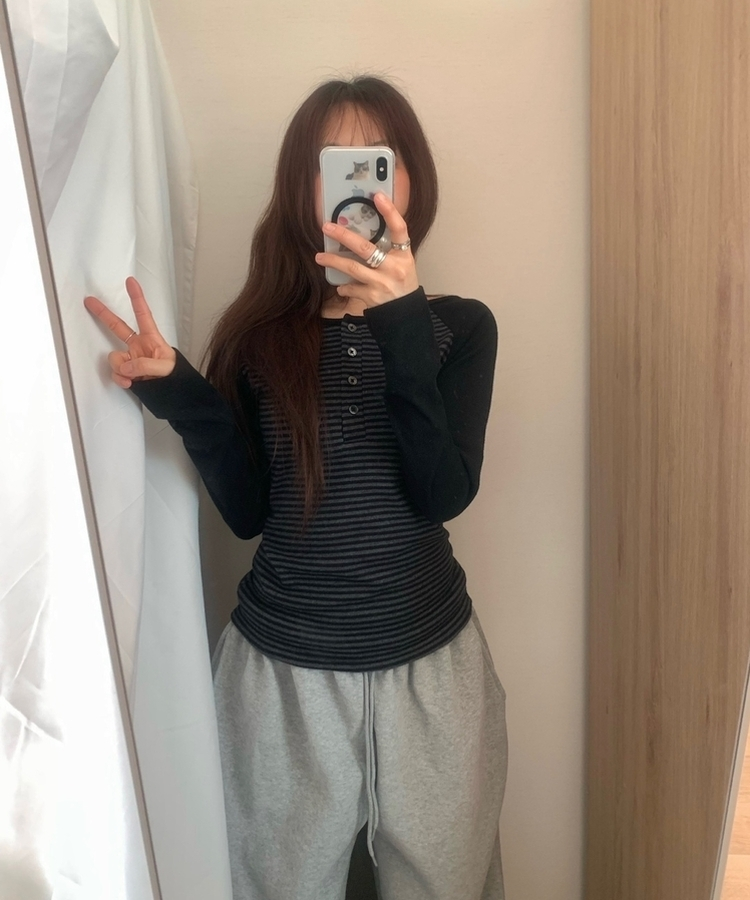 ヘンリーネックボタンストライプ長袖Tシャツ CHARCOAL
