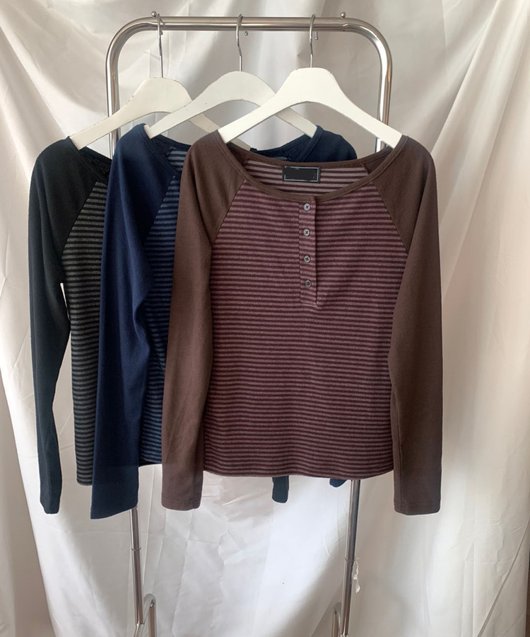 ヘンリーネックボタンストライプ長袖Tシャツ