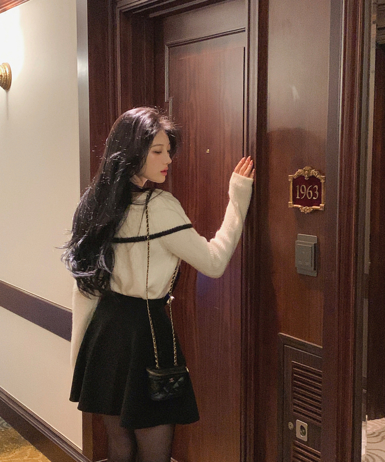 ハートセーラーネックオフニット IVORY