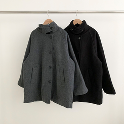 ハイネックボタンオーバーハーフコート