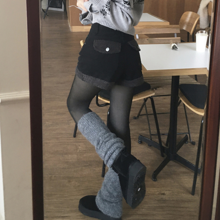 ボアフリースロールアップショートパンツ BLACK