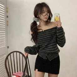 두나 오프숄더 단가라 버튼 니트 단가라차콜