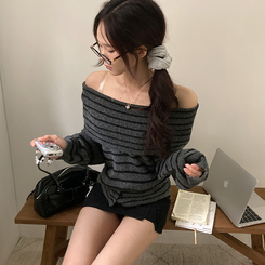 두나 오프숄더 단가라 버튼 니트 단가라차콜