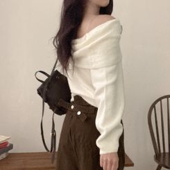 두나 오프숄더 단가라 버튼 니트 아이보리