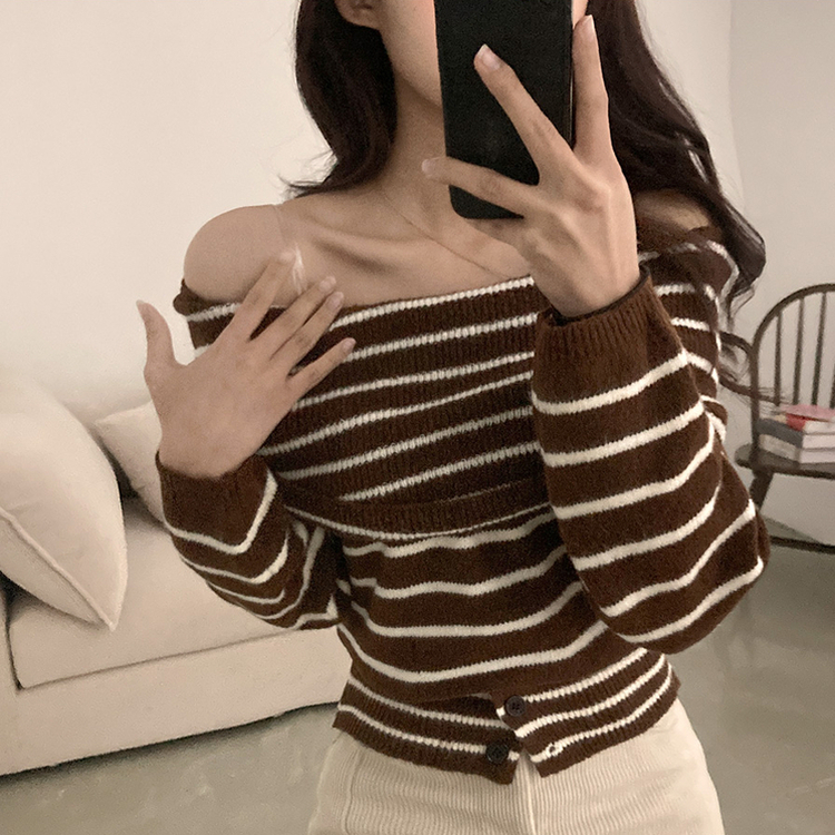 두나 오프숄더 단가라 버튼 니트 단가라브라운