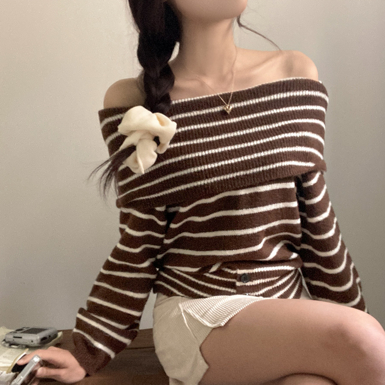 두나 오프숄더 단가라 버튼 니트 단가라브라운