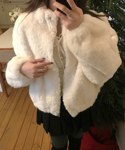 ラビットファーリボン長袖Tシャツ IVORY