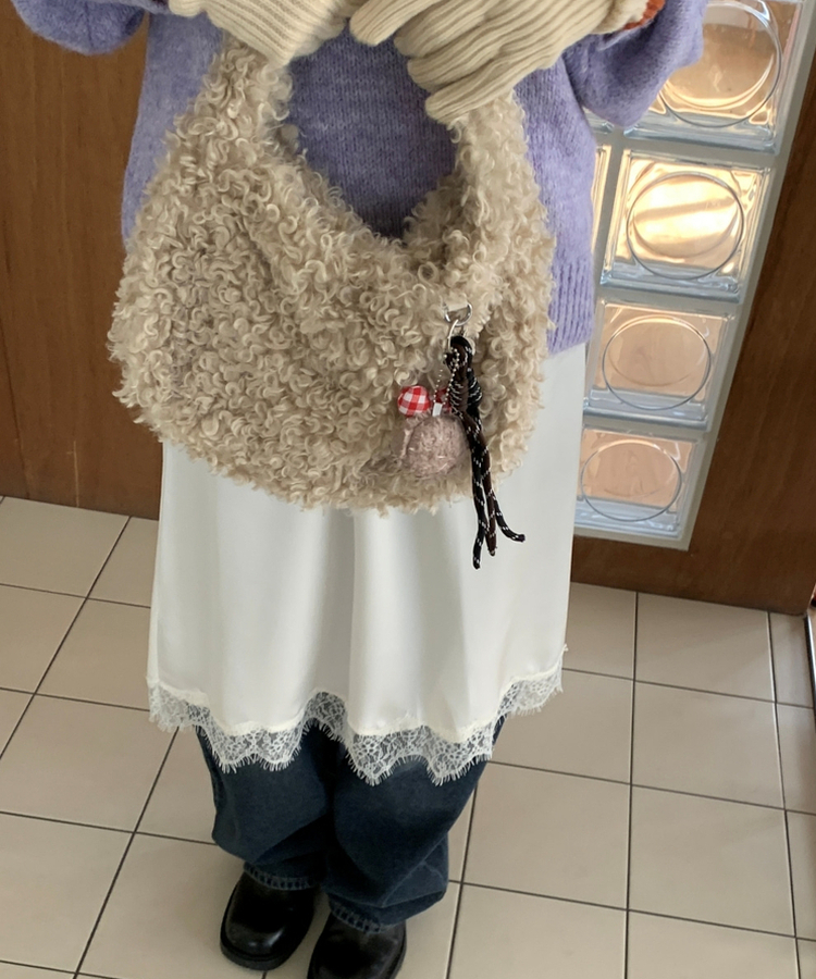 ドダンブルトートショルダーファーバッグ BEIGE