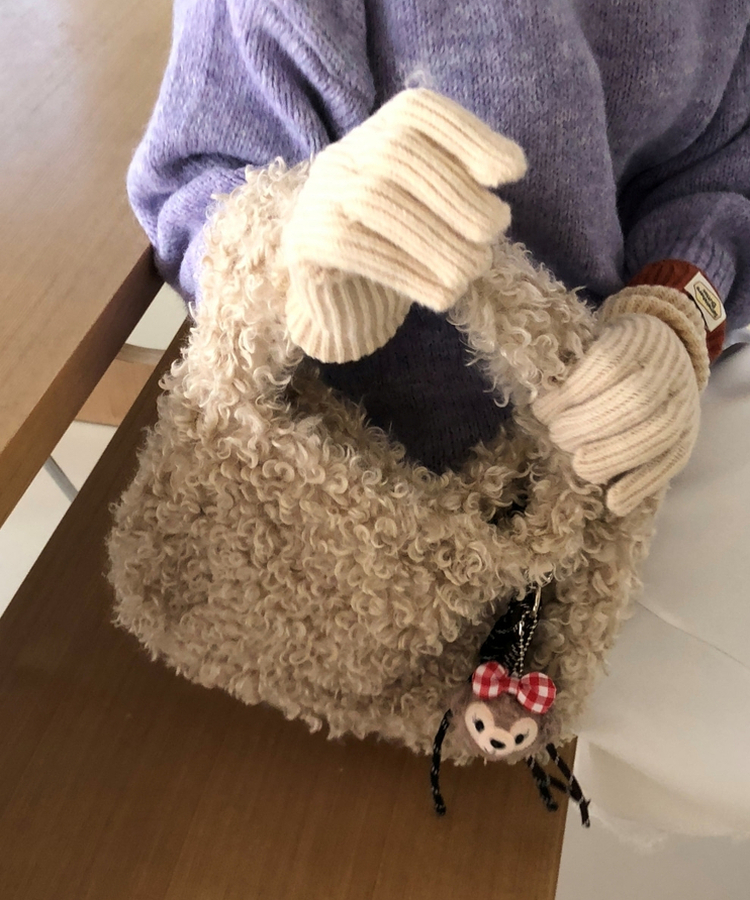 ドダンブルトートショルダーファーバッグ BEIGE