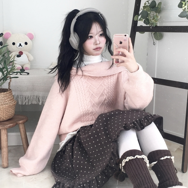 울6 러블리 리본 꽈배기 빈티지 레이어드 오프숄더 오버핏 니트 핑크