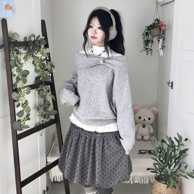 울6 러블리 리본 꽈배기 빈티지 레이어드 오프숄더 오버핏 니트 그레이