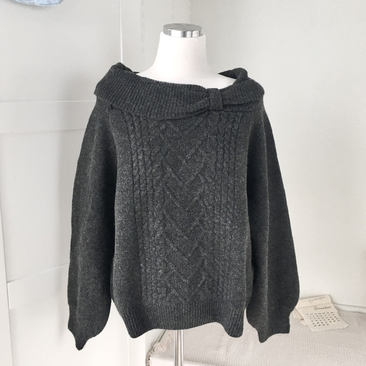 울6 러블리 리본 꽈배기 빈티지 레이어드 오프숄더 오버핏 니트