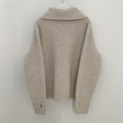 タートルネックハンドウォーマーニット