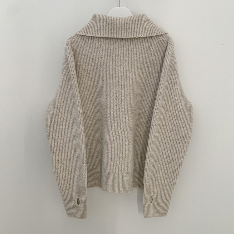 タートルネックハンドウォーマーニット