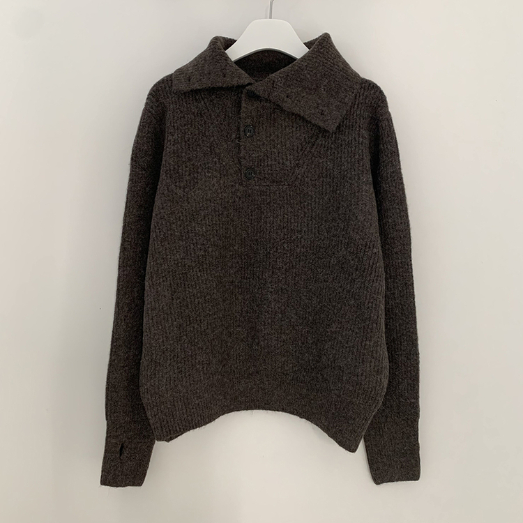 タートルネックハンドウォーマーニット