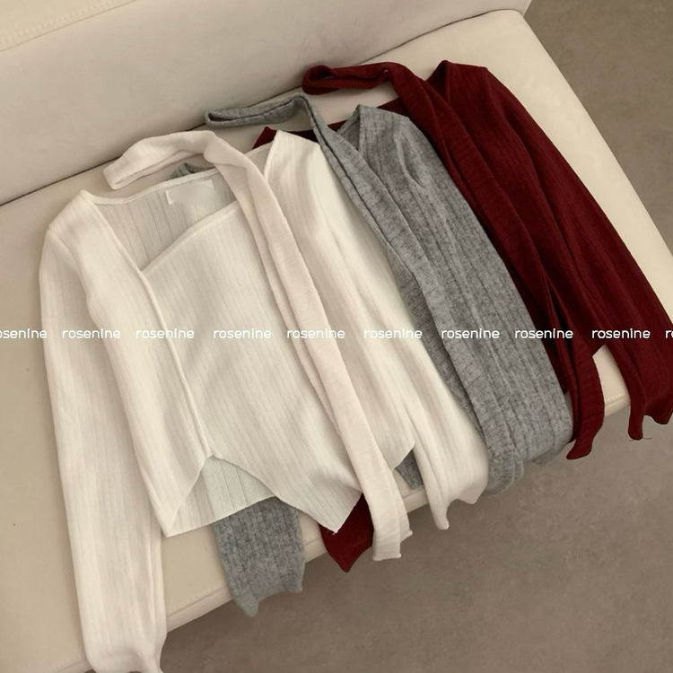 【マフラー付き】スクエアVスリット長袖Tシャツ