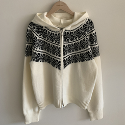 ジャガードフードニットジップアップ