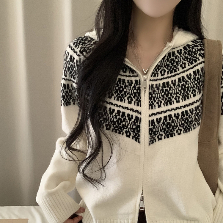 ジャガードフードニットジップアップ IVORY