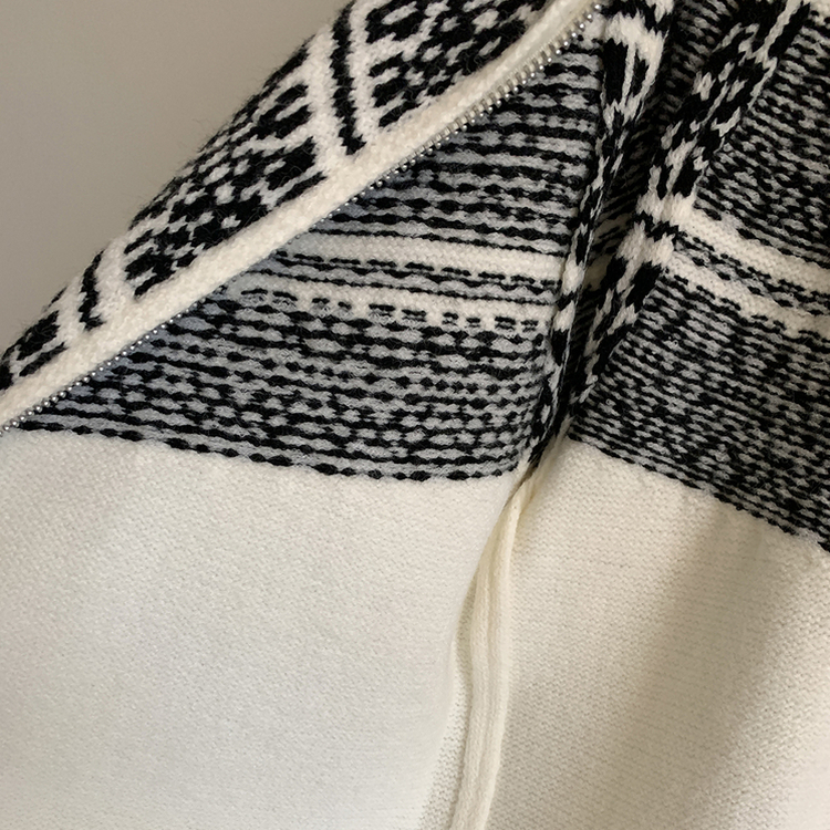 ジャガードフードニットジップアップ