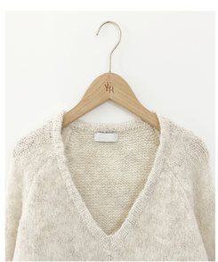 ドリーミングVネックニット