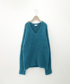 ドリーミングVネックニット