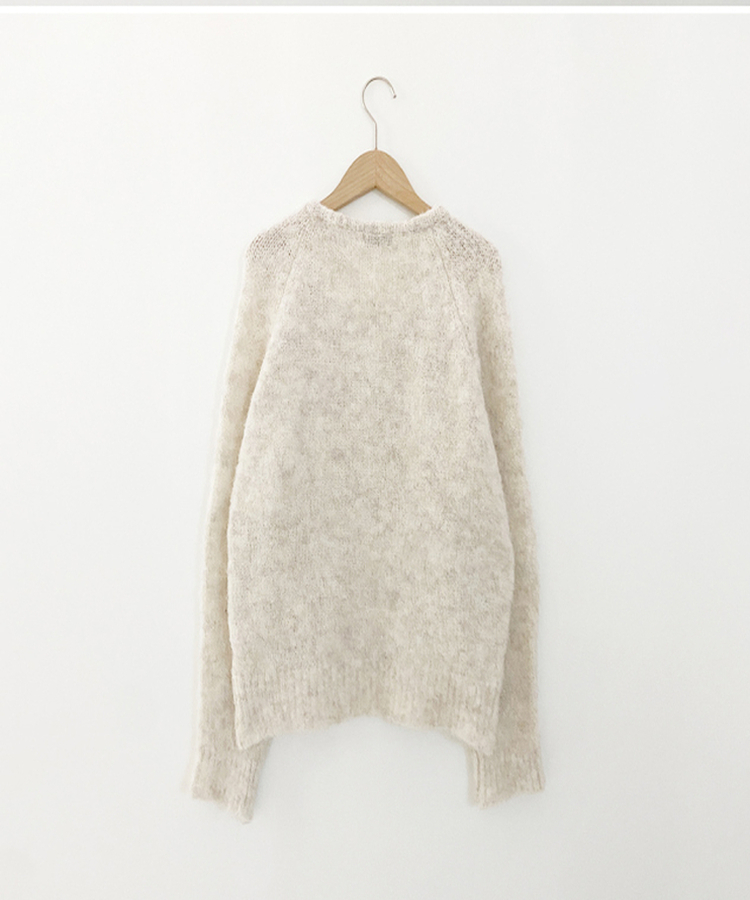 ドリーミングVネックニット