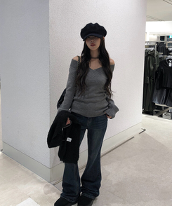 ディープVネックスリムオフニット GREY