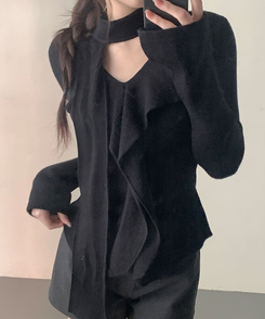 【マフラー付き】フリルVネックシャーリングリブニット BLACK