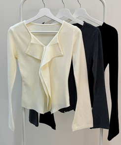 【マフラー付き】フリルVネックシャーリングリブニット