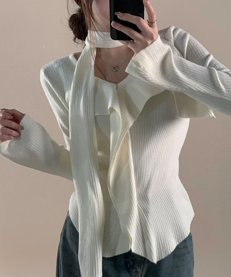 【マフラー付き】フリルVネックシャーリングリブニット IVORY