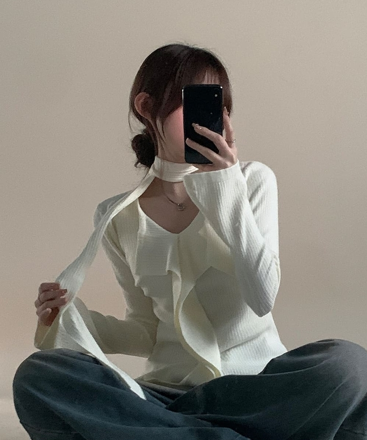【マフラー付き】フリルVネックシャーリングリブニット IVORY