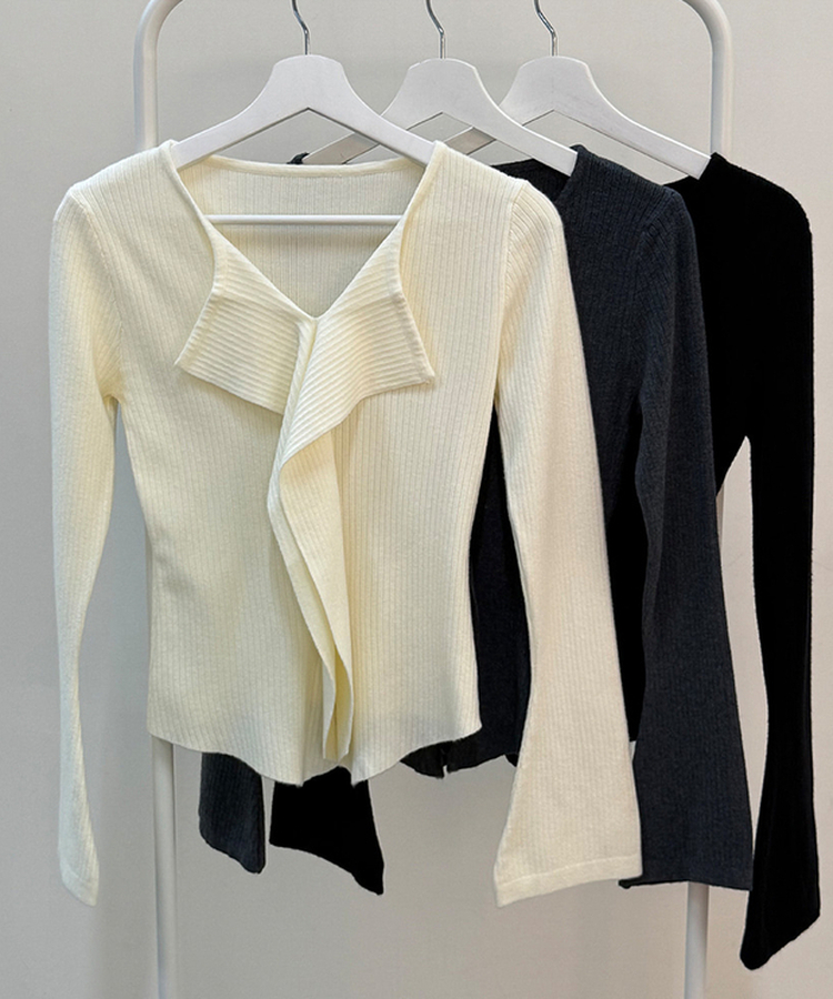 【マフラー付き】フリルVネックシャーリングリブニット