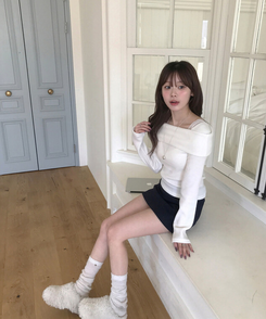 ソフトオフショルダーTシャツ IVORY