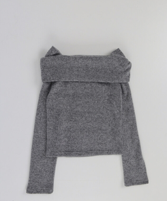 ソフトオフショルダーTシャツ