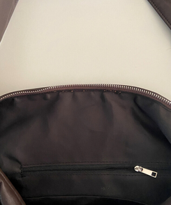 ラウンドレザーショルダーバッグ