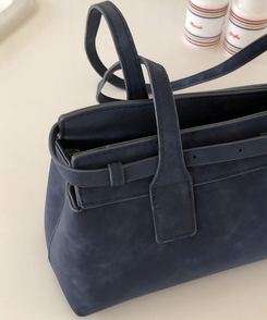 ベルトストラップショルダーバッグ