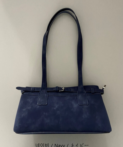 ベルトストラップショルダーバッグ