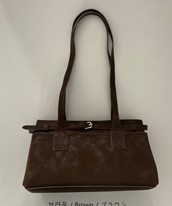 ベルトストラップショルダーバッグ