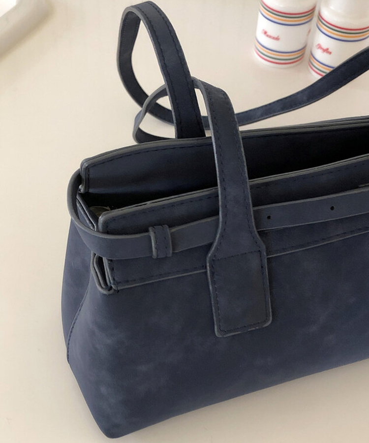 ベルトストラップショルダーバッグ