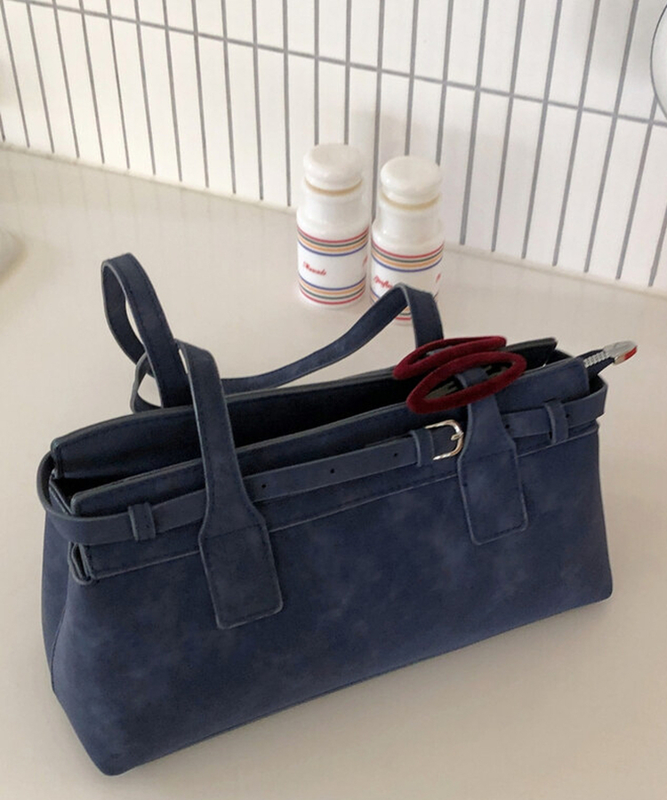 ベルトストラップショルダーバッグ