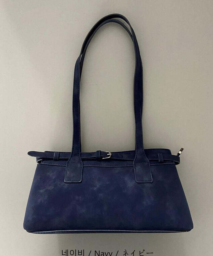 ベルトストラップショルダーバッグ