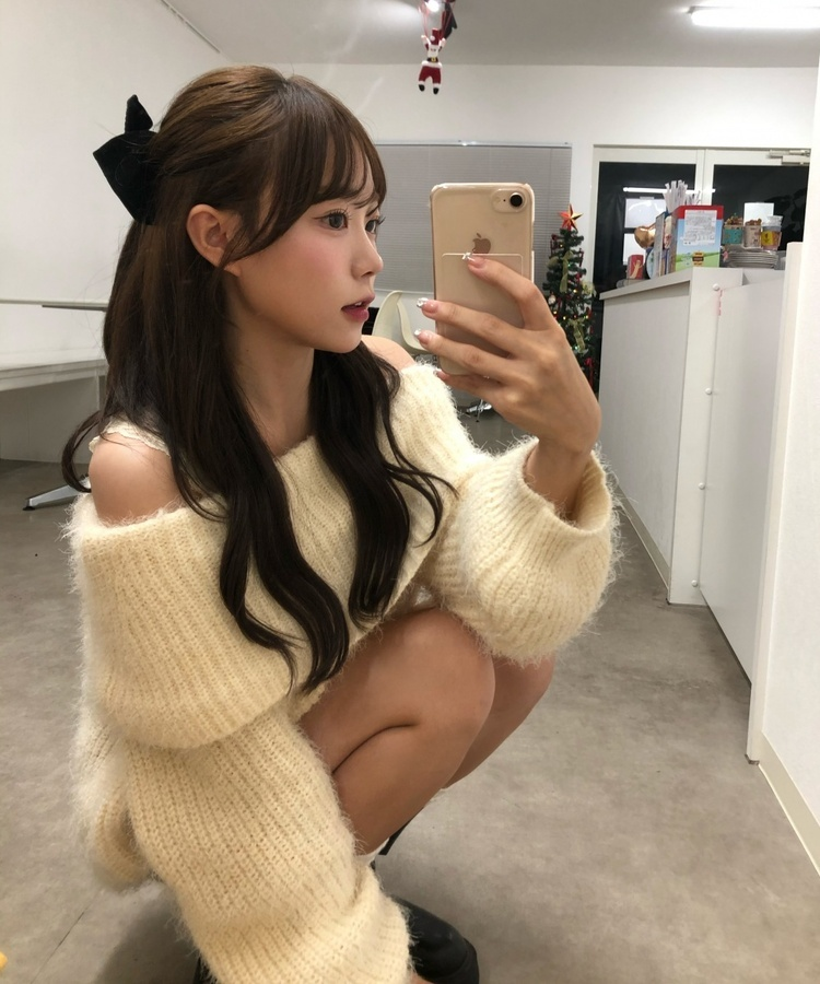 솔잎 오프 루즈핏 앙고라 니트 크림