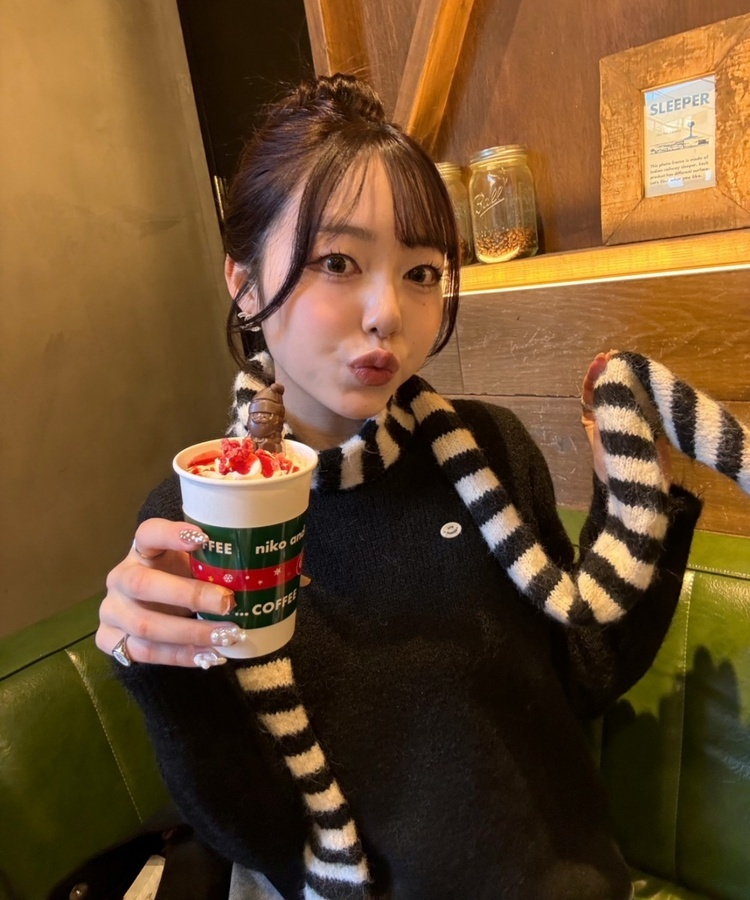 (머플러SET)브로치 라운드 니트 블랙